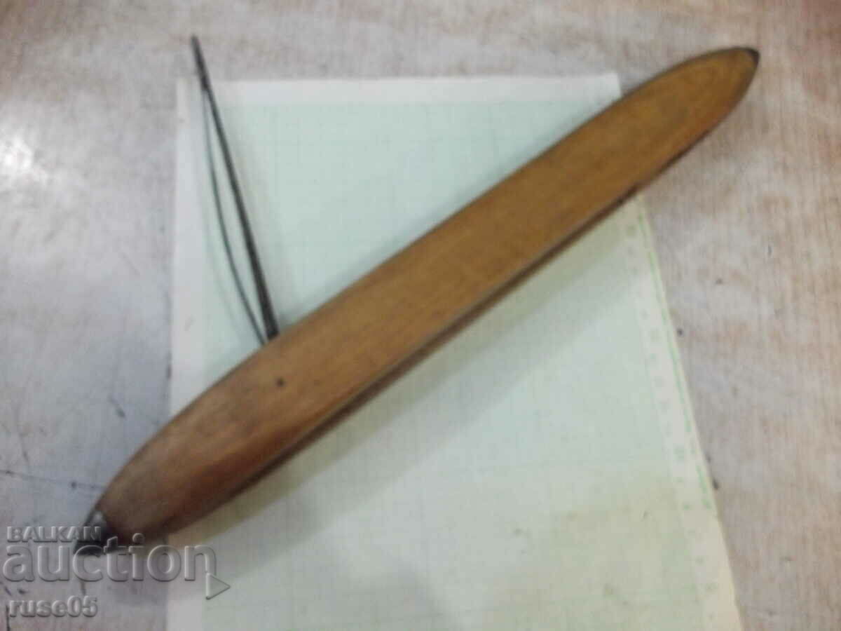 Old shuttle for a loom - 1 - 5 Old shuttle for a loom - 1 - 5