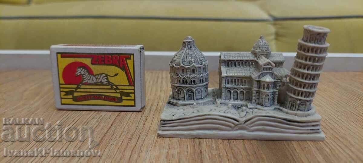 Delivery of Souvenir Pisa Italy