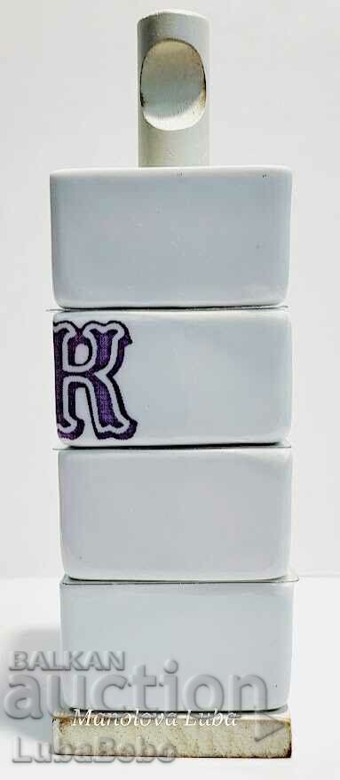 Auction Designer porcelain egg holders - Jamie Oliver. Auction Designer porcelain egg holders - Jamie Oliver.