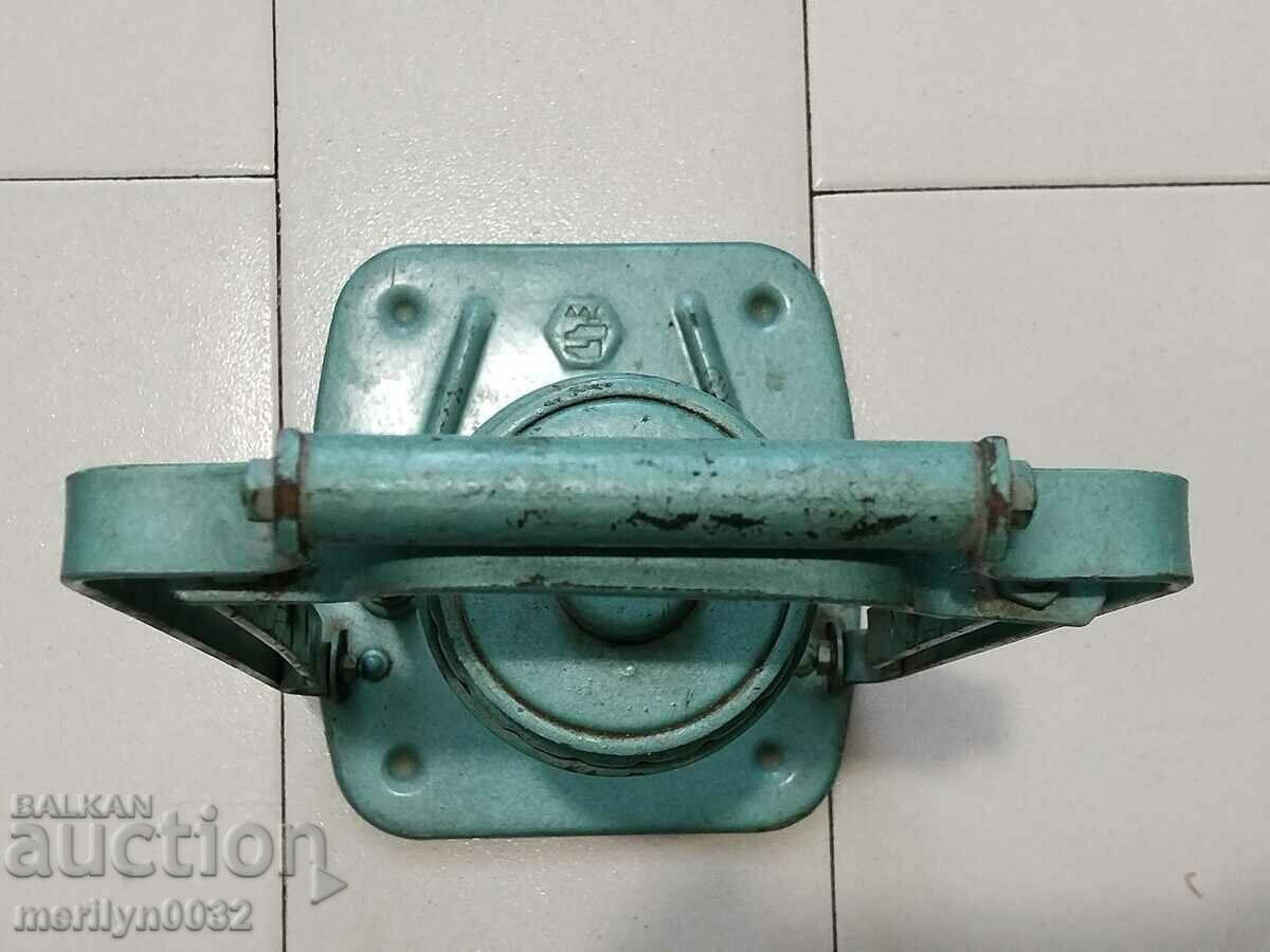 An old machine, a machine for closing jars, the 70s of the 20th century - 5 An old machine, a machine for closing jars, the 70s of the 20th century - 5