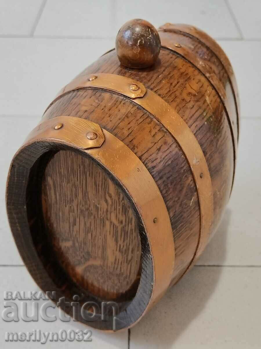 Old souvenir oak keg keg with price 56.00 BGN | € 28.63 Old souvenir oak keg keg with price 56.00 BGN | € 28.63