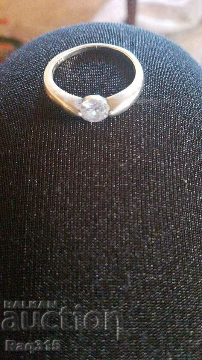 DELICATE SILVER RING WITH A STONE