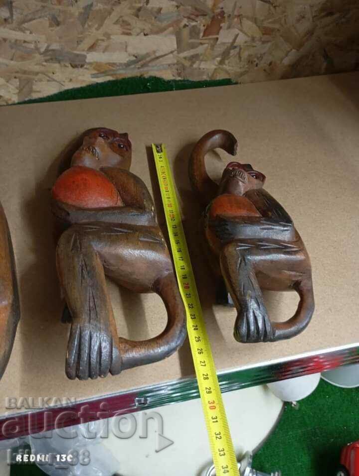 Wooden monkeys with price 150.00 BGN | € 76.69 Wooden monkeys with price 150.00 BGN | € 76.69