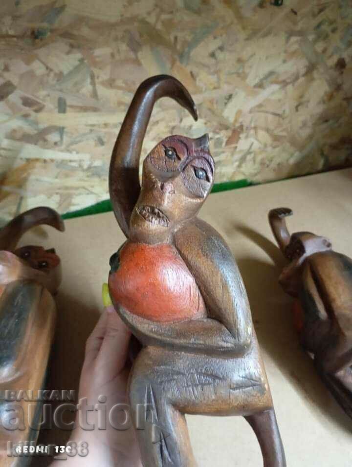 Wooden monkeys - 5 Wooden monkeys - 5