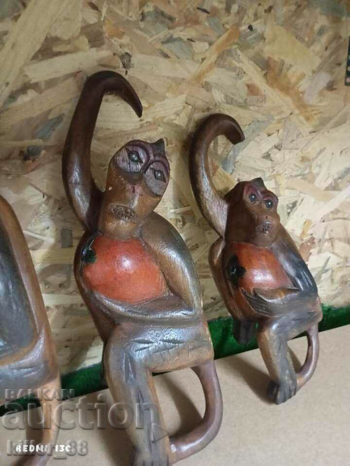 Wooden monkeys - 6 Wooden monkeys - 6