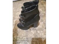 BLACK LEATHER HIGH HEEL BOOTS