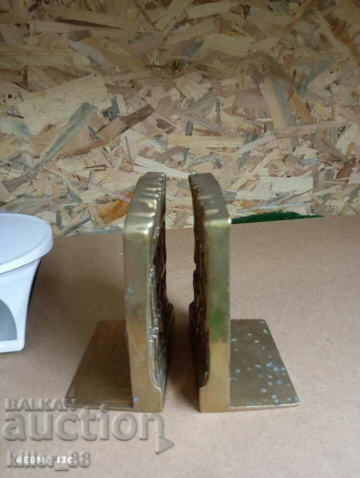 Brass bookends with price 100.00 BGN | € 51.13 Brass bookends with price 100.00 BGN | € 51.13