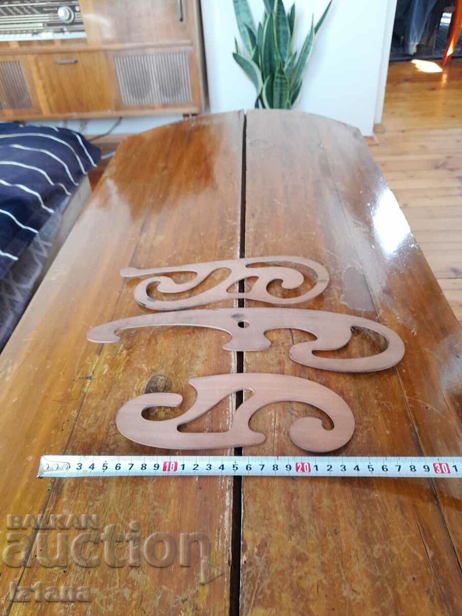 Delivery of Old wooden drawing curves Delivery of Old wooden drawing curves