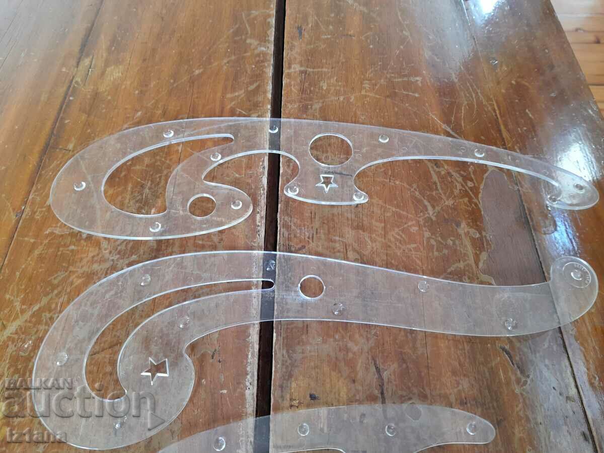 Παλιές πλαστικές καμπύλες σχεδίασης με τιμή 37.00 BGN | € 18.92 Παλιές πλαστικές καμπύλες σχεδίασης με τιμή 37.00 BGN | € 18.92