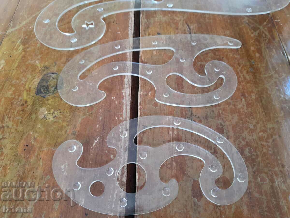 Δημοπρασία Παλιές πλαστικές καμπύλες σχεδίασης Δημοπρασία Παλιές πλαστικές καμπύλες σχεδίασης