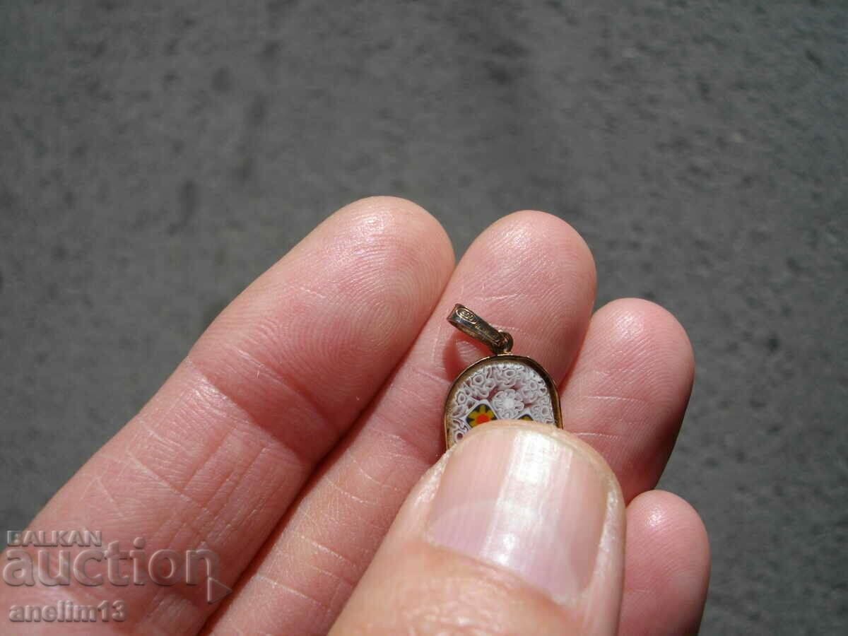 Auction OLD MURANO PENDANT WITH SILVER GOLD FINISH Auction OLD MURANO PENDANT WITH SILVER GOLD FINISH