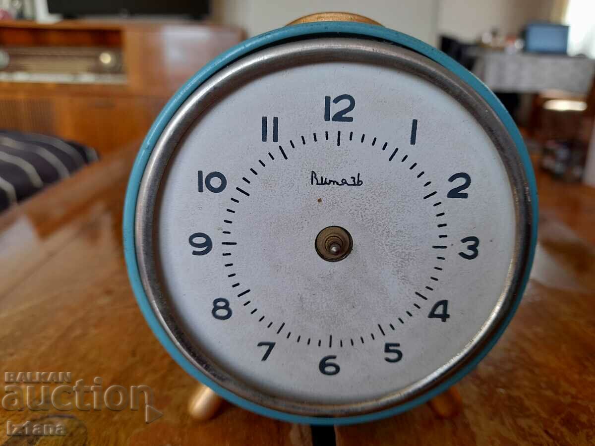 Old table clock Vityaz with price 11.00 BGN | € 5.62 Old table clock Vityaz with price 11.00 BGN | € 5.62