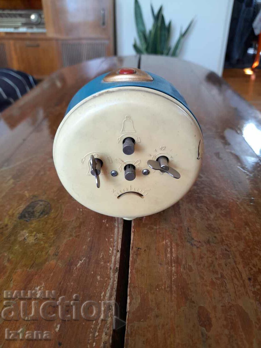 Delivery of Old table clock Vityaz Delivery of Old table clock Vityaz