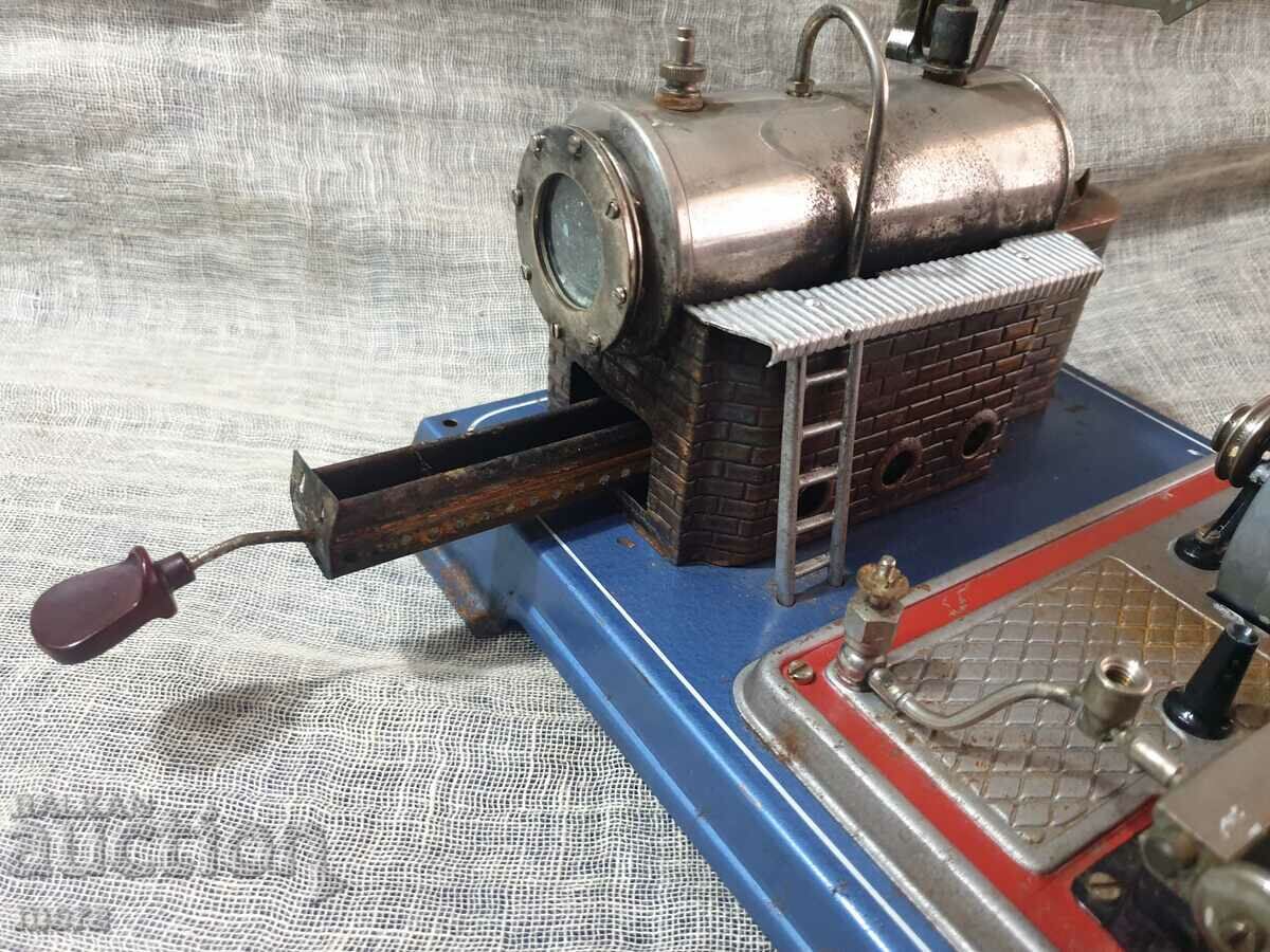 Delivery of Vintage working steam engine model Delivery of Vintage working steam engine model