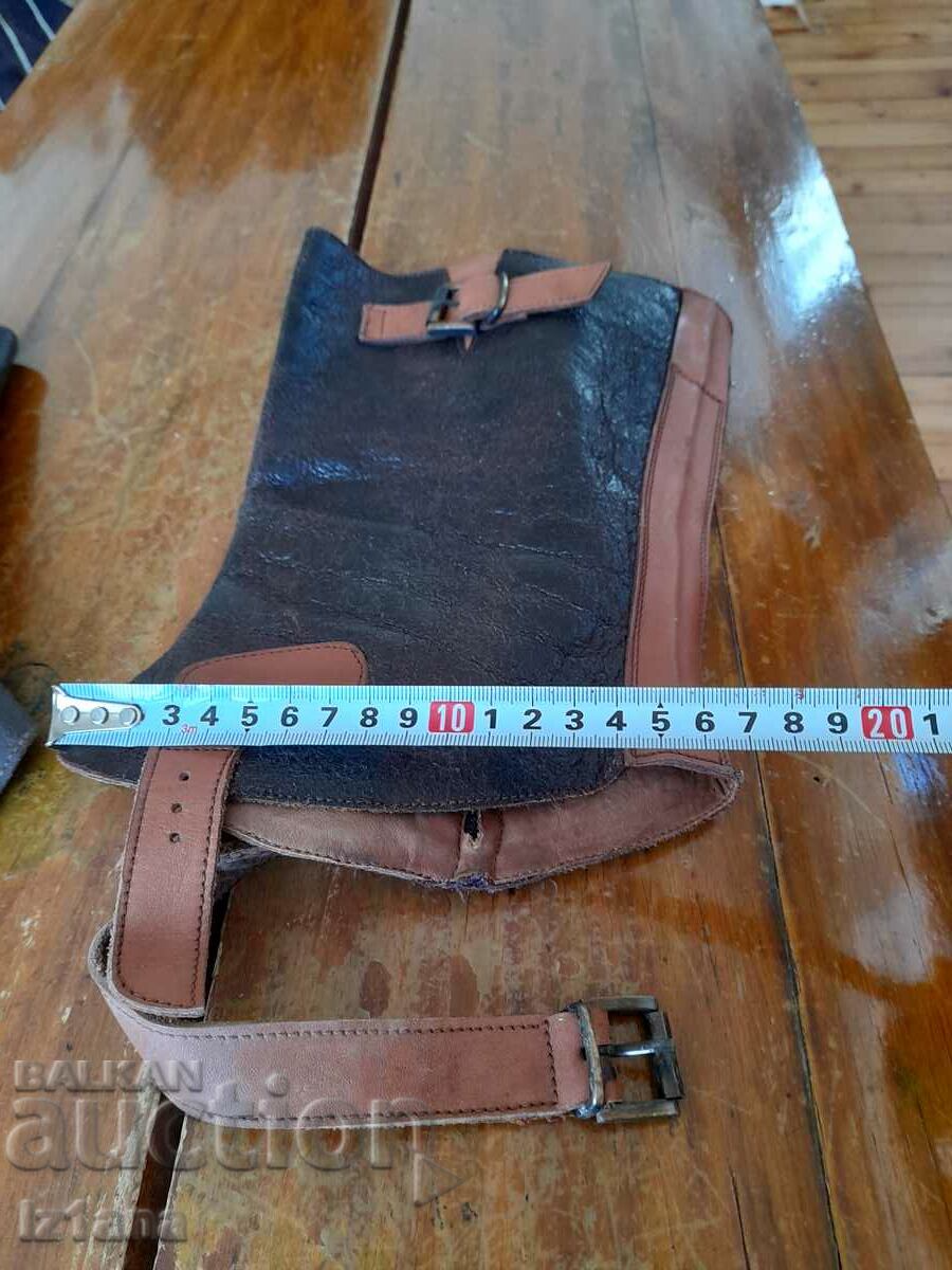 Ghete vechi din piele - 5