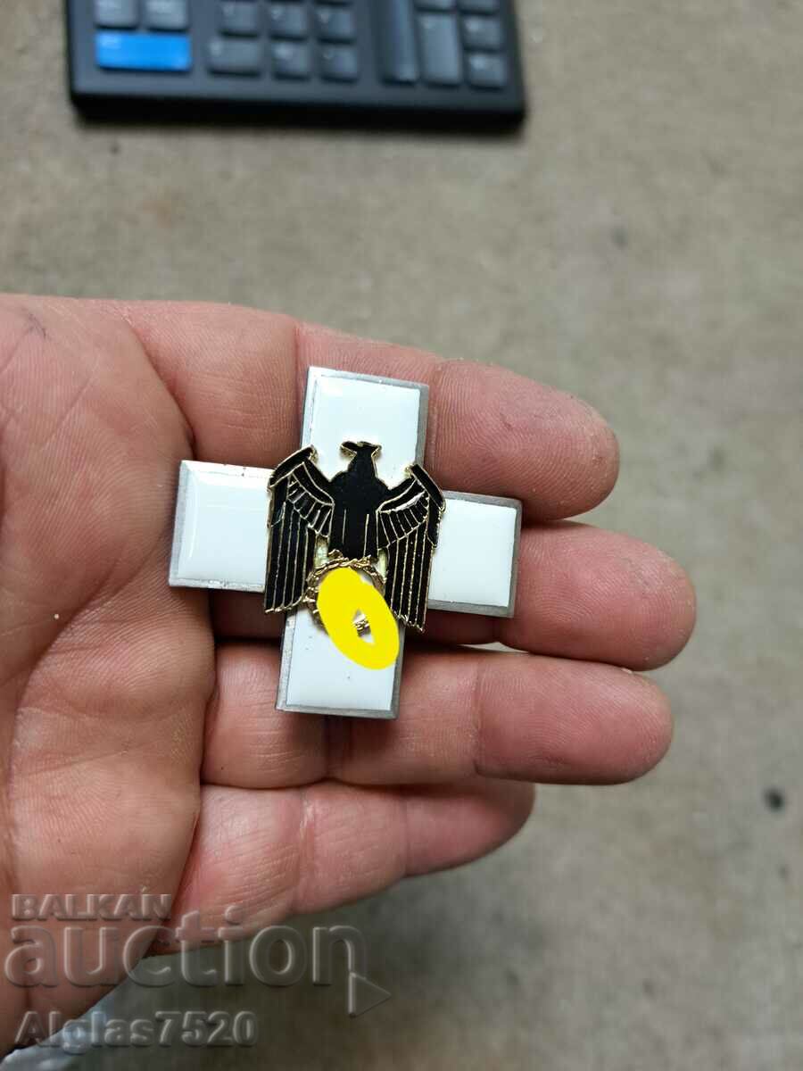 Нагръден знак, посребрен със свастика и емайл с цена 80.00 лв. | € 40.90 Нагръден знак, посребрен със свастика и емайл с цена 80.00 лв. | € 40.90