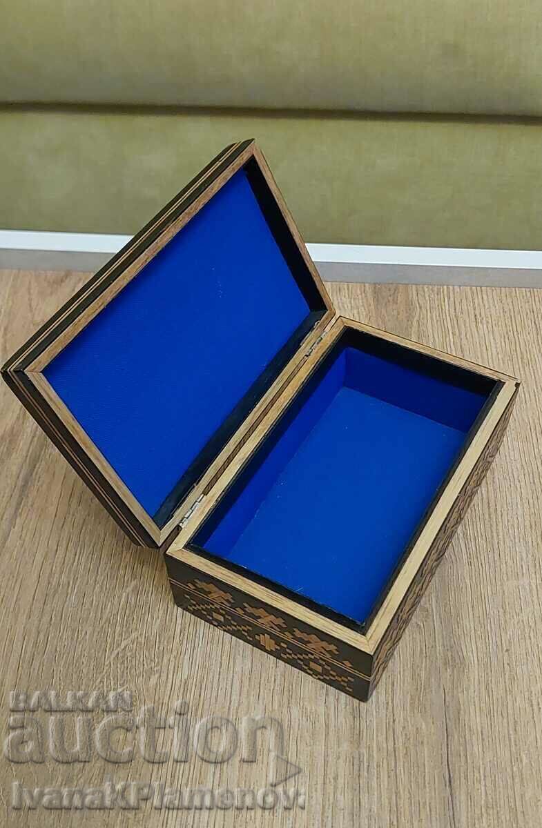 Auction Wooden box for collectors Auction Wooden box for collectors