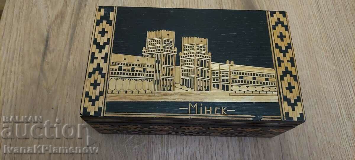 Delivery of Wooden box for collectors Delivery of Wooden box for collectors