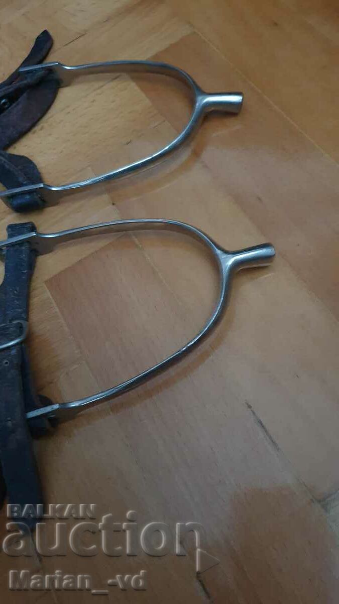 Delivery of German spurs