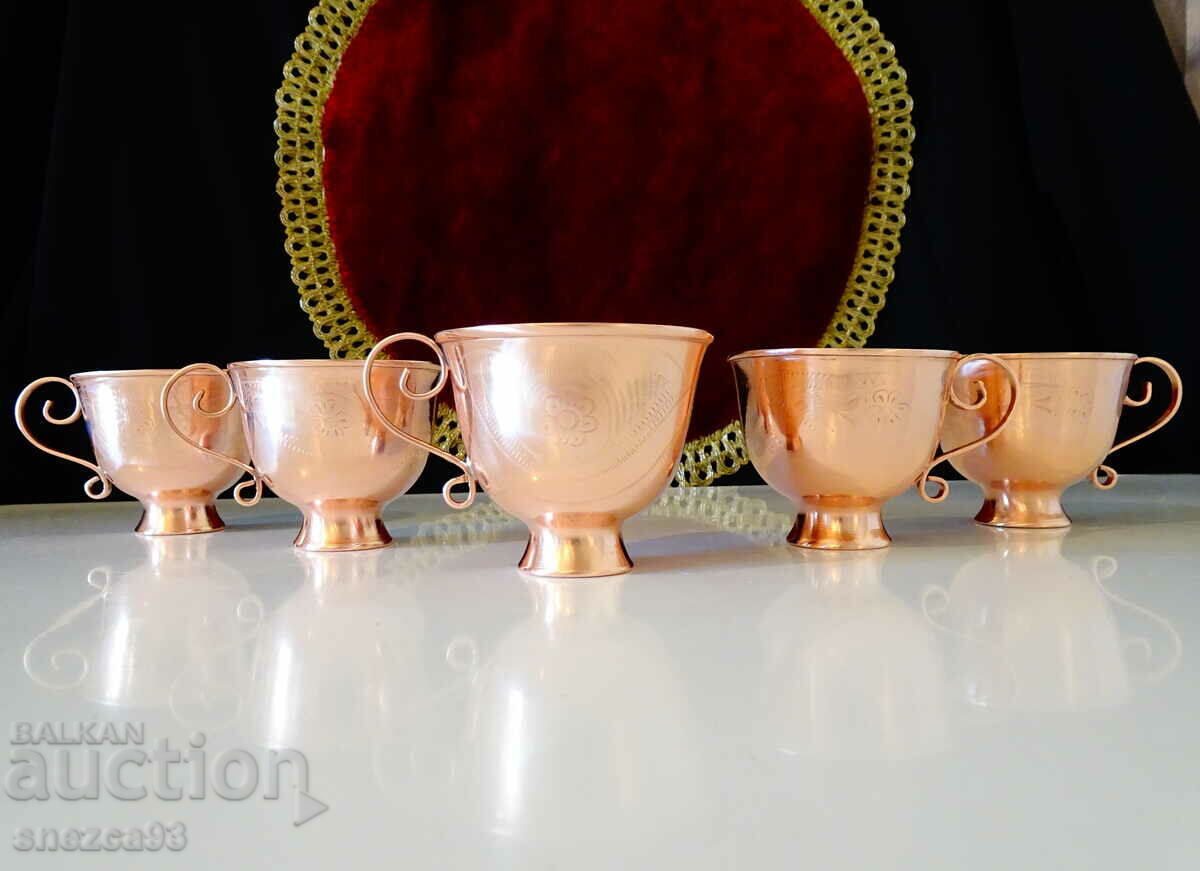 Copper cups with double walls, 5 pieces, engraved.