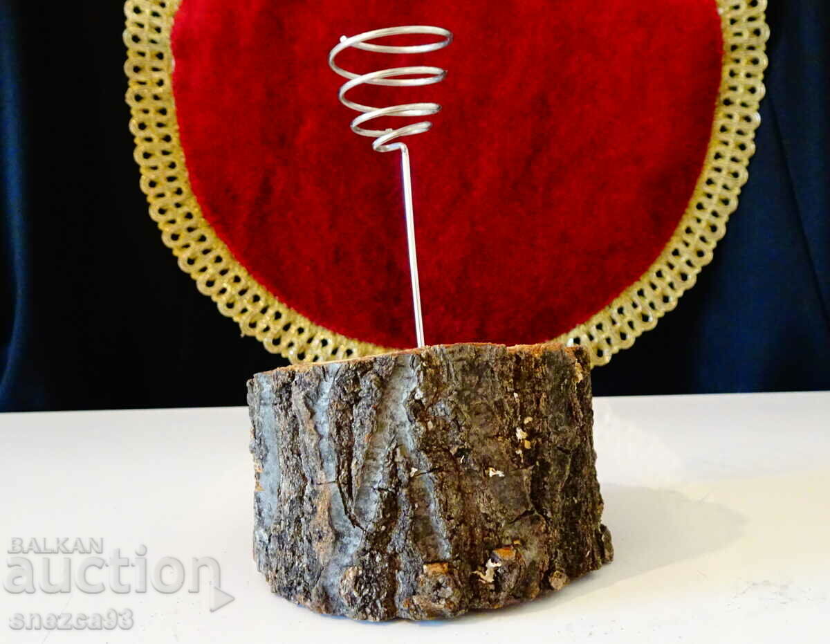 Auction Stand, stand for tillandsia, air flower. Auction Stand, stand for tillandsia, air flower.