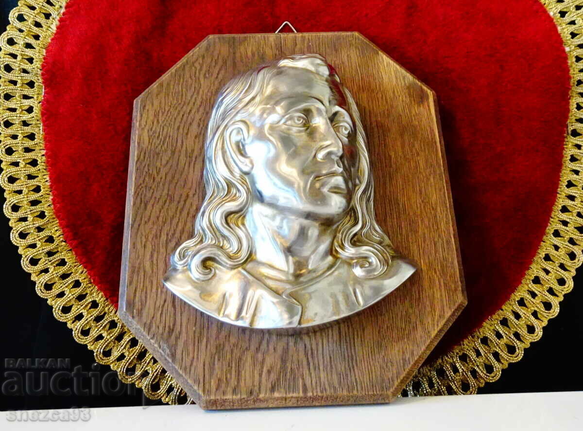 Sculptură, icoană Iisus din zinc, bază de lemn