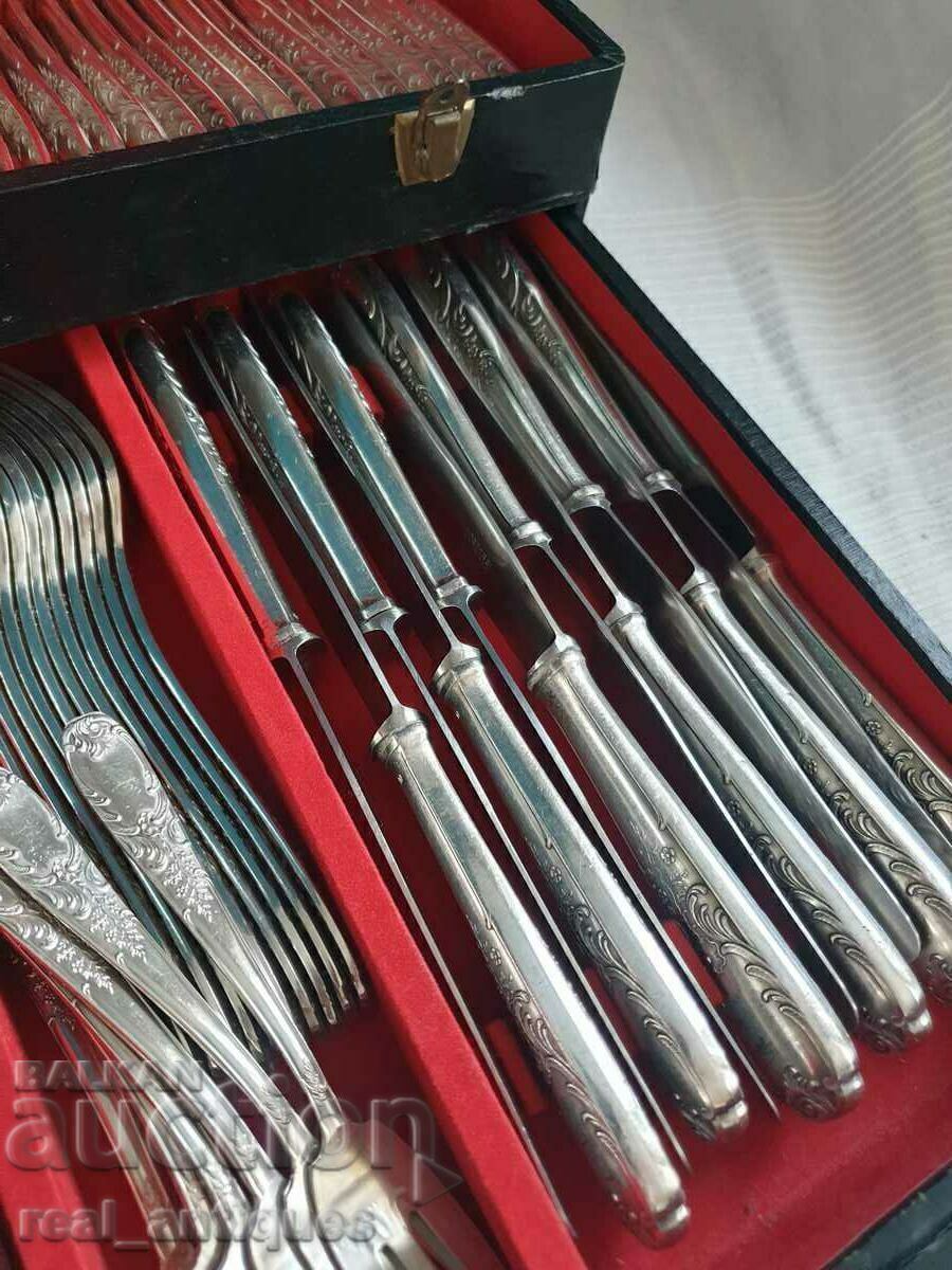 Σετ επάργυρα σκεύη με τιμή 675.00 BGN | € 345.12 Σετ επάργυρα σκεύη με τιμή 675.00 BGN | € 345.12