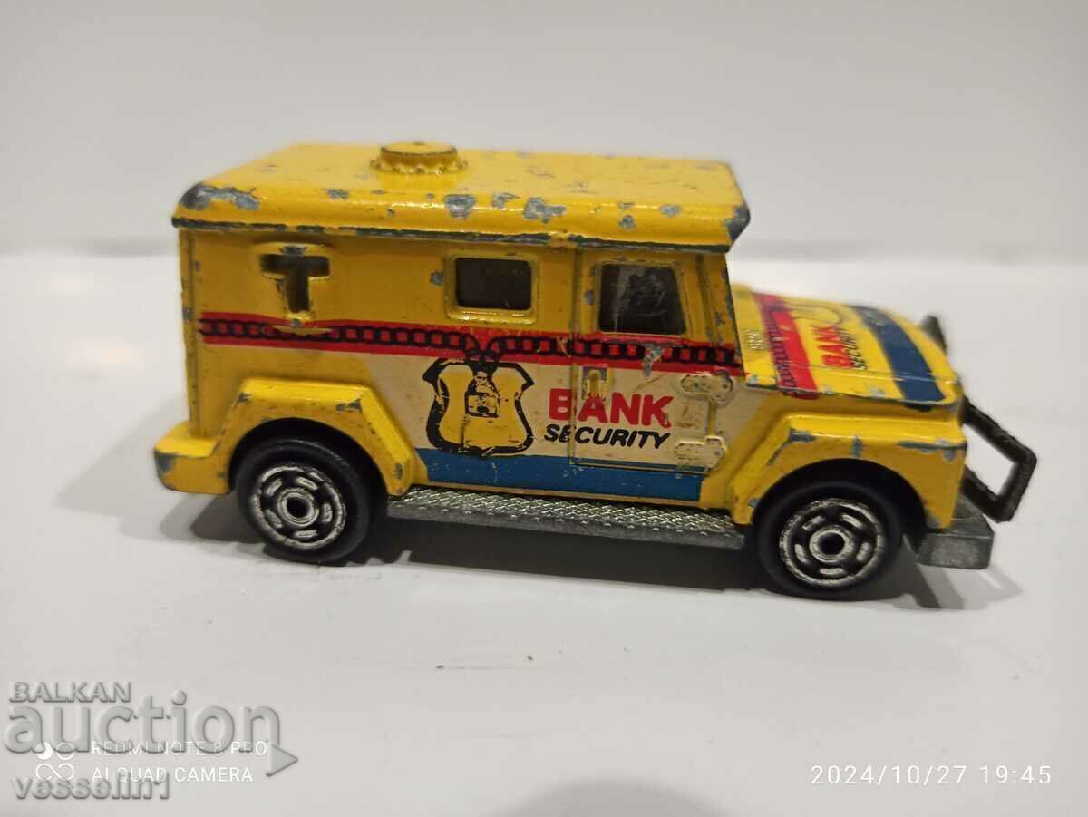 Количка мажорет  кола стара играчка majorette с цена € 4.09 | 8.00 лв.