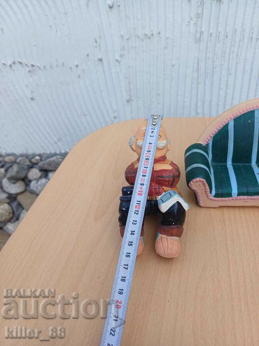 Ceramica bunica și bunicul cu preț 45.00 BGN | € 23.01