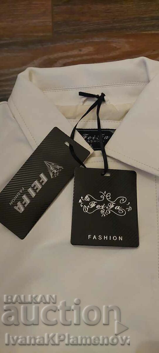 Livrarea Geaca de dama noua Livrarea Geaca de dama noua