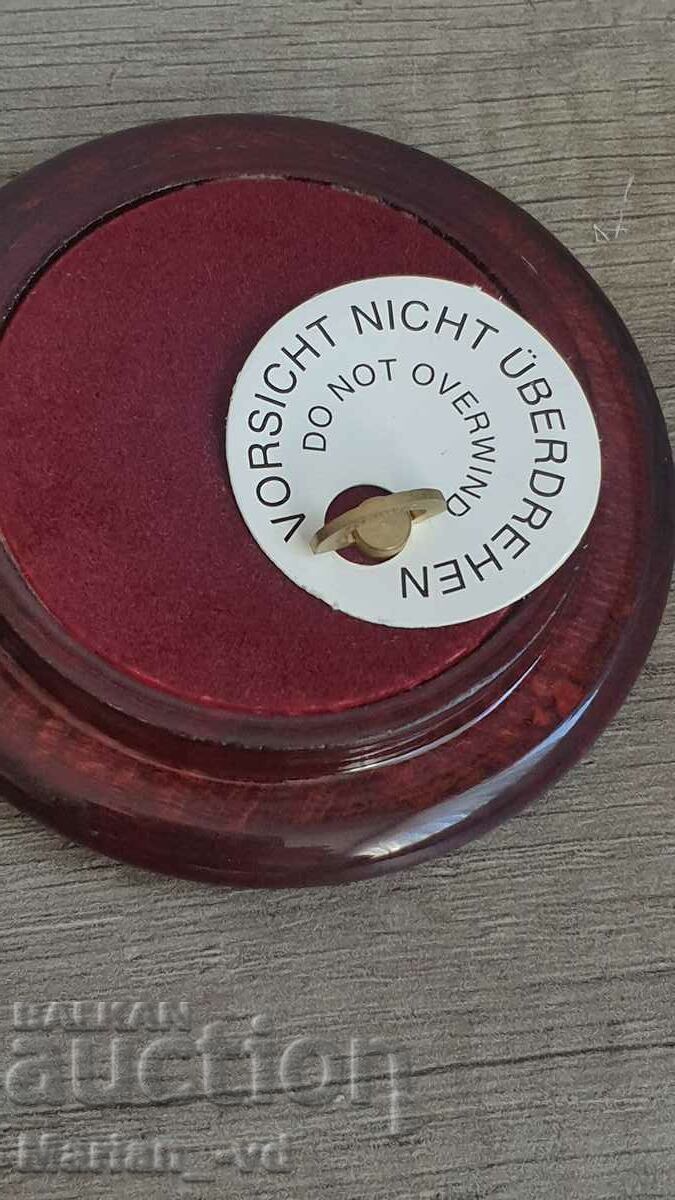 Franz von Defregger Music Box "Table Prayer" - 5 Franz von Defregger Music Box "Table Prayer" - 5