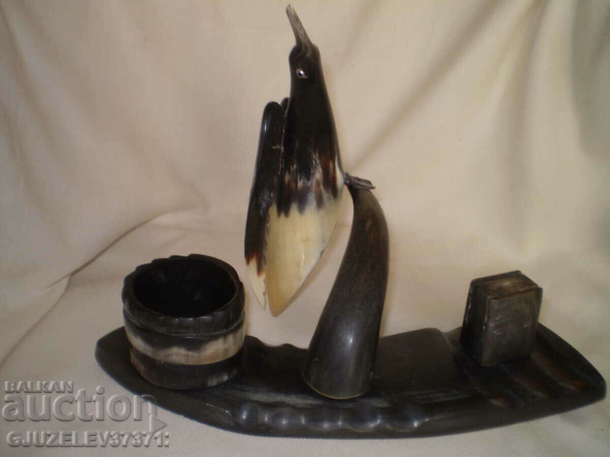 Desk decoration bird figurine, bird statue, carved