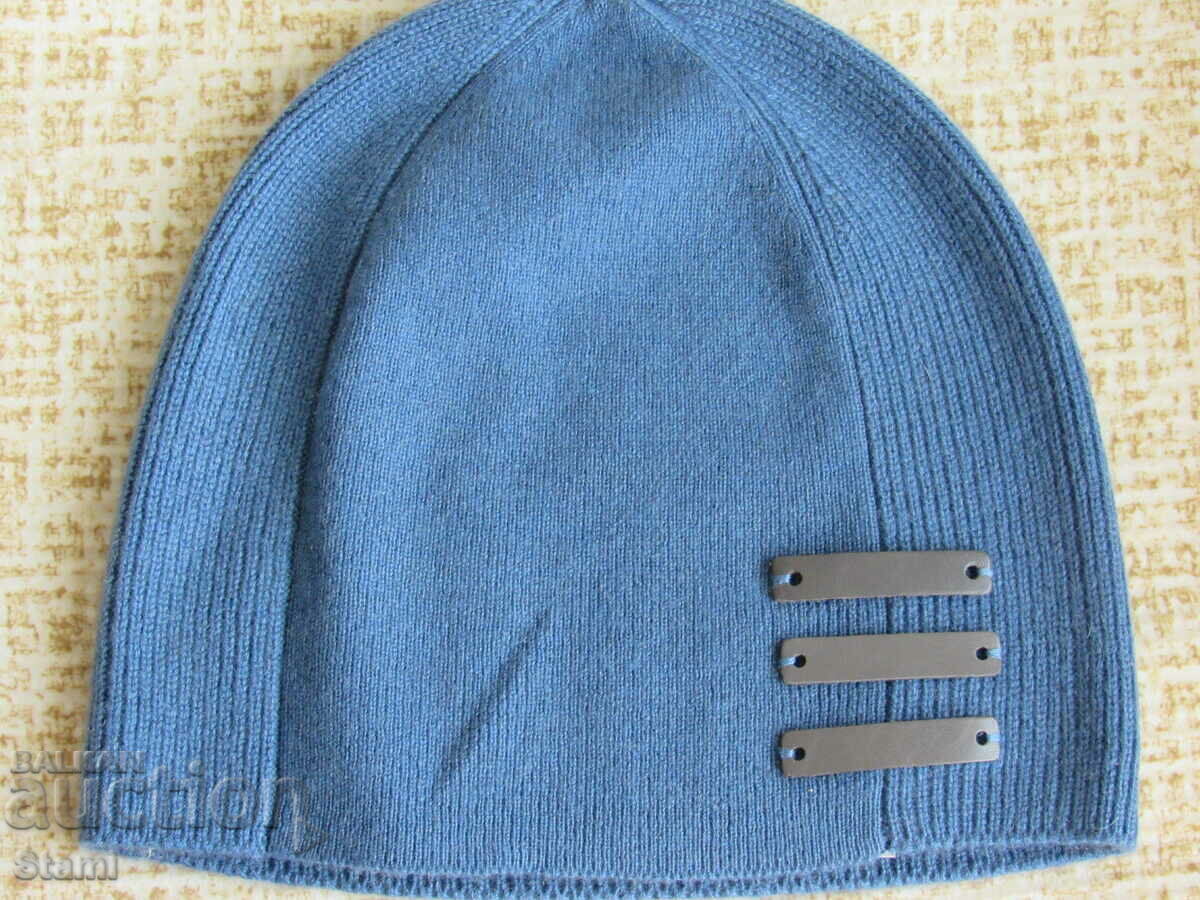 Auction Blue machine knit alpine hat, 100% cashmere, Mongolia Auction Blue machine knit alpine hat, 100% cashmere, Mongolia