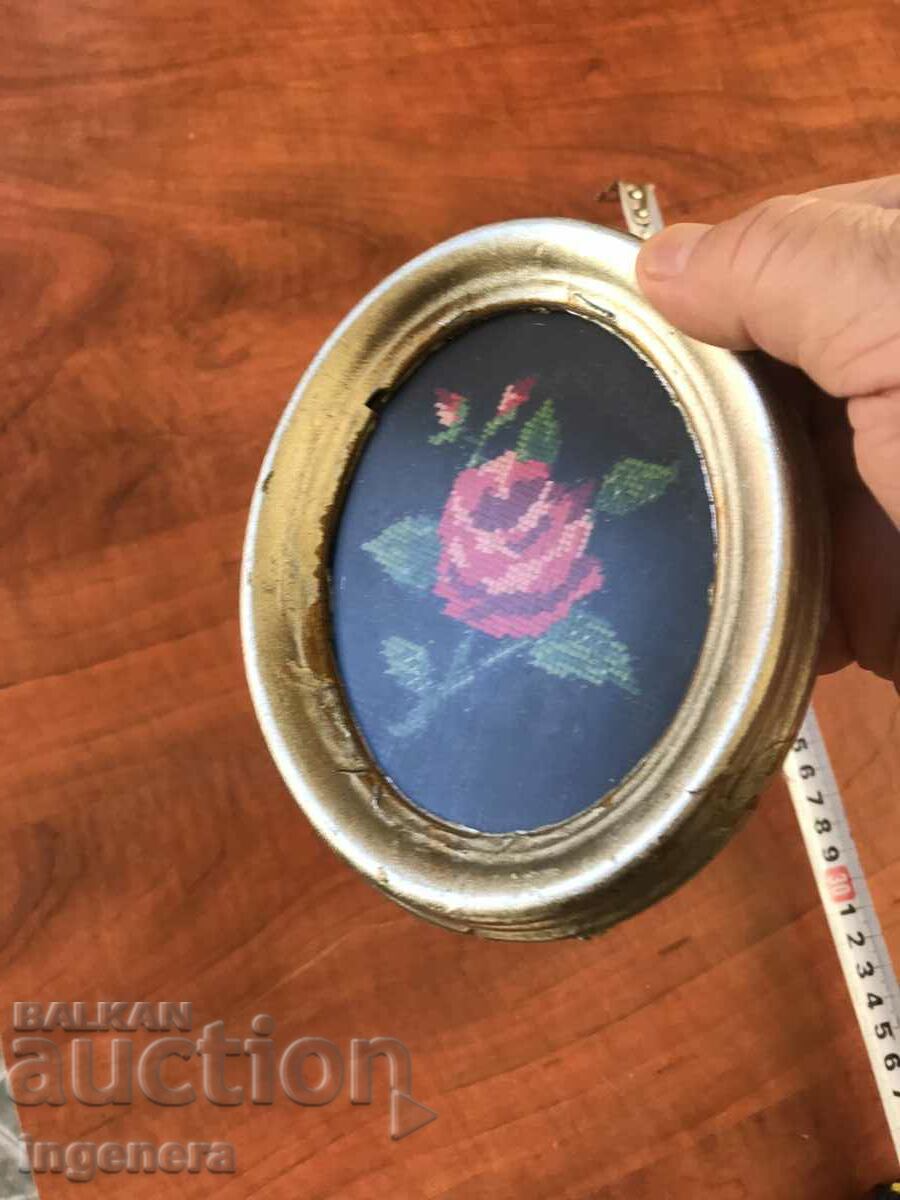 Delivery of EARLY SOCIETY TAPESTRY SEWED PANEL WOOD FRAME Delivery of EARLY SOCIETY TAPESTRY SEWED PANEL WOOD FRAME