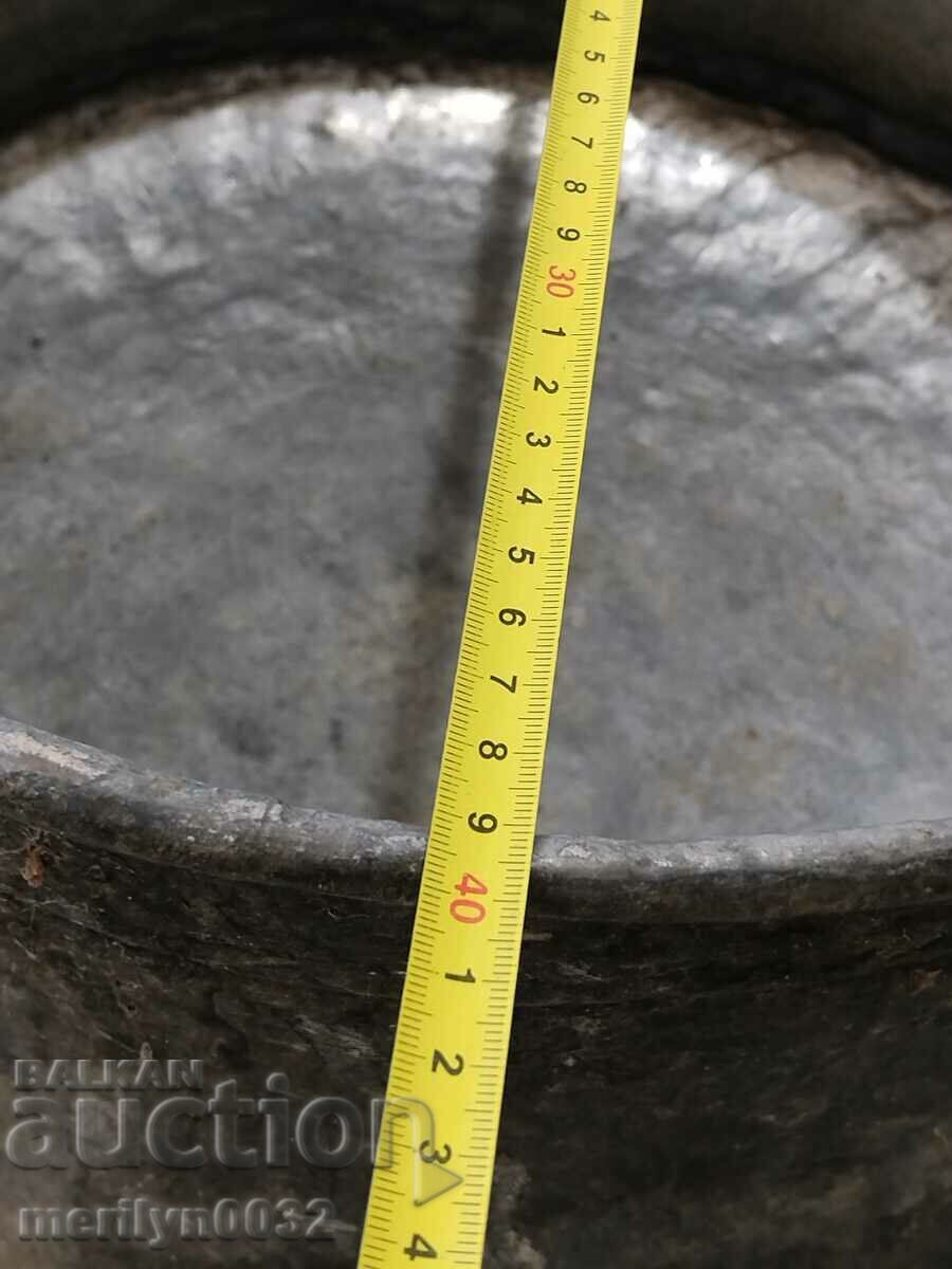 Delivery of Old harania, copper vessel, large cauldron, copper, dustpan