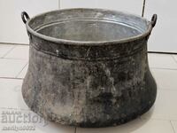 Harania veche, vas de cupru, ceaun mare, cupru, praf