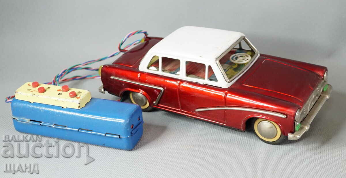 ME 746 Old Metal toy model car battery operated