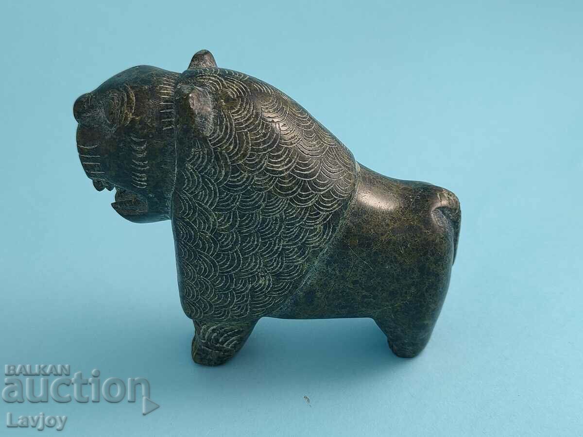 Delivery of Old stone lion figurine Delivery of Old stone lion figurine