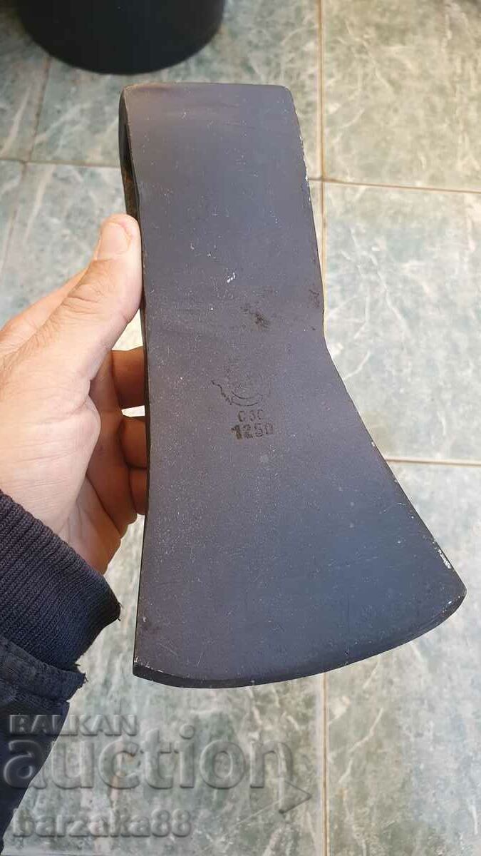 Veche Axe Axe