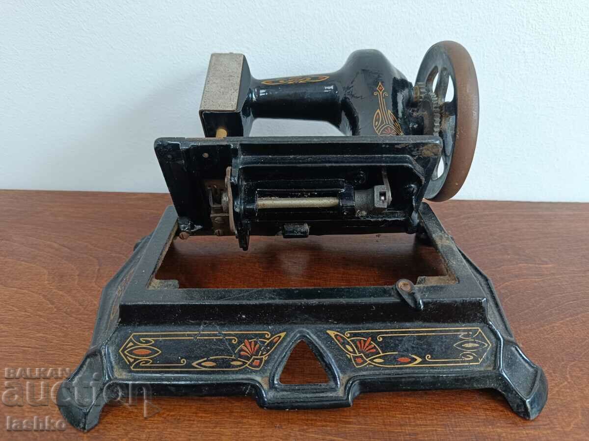 Mini sewing machine - 5