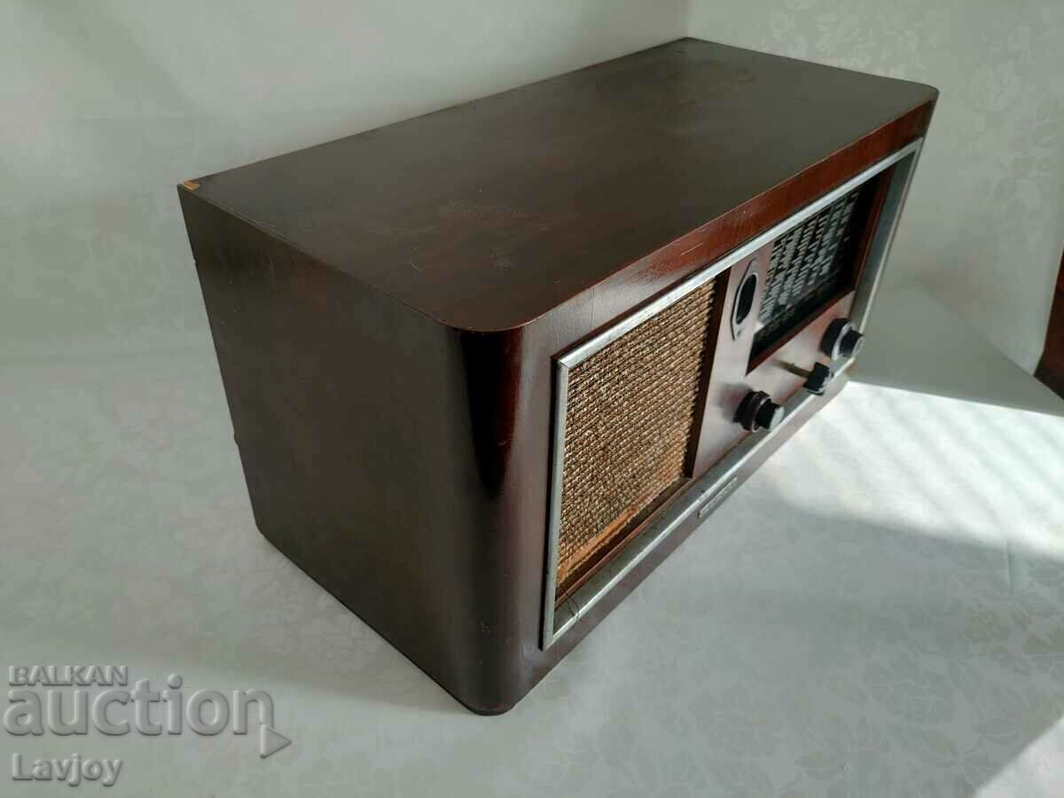 Παράδοση Braun 5641 W σπάνιο μοντέλο ραδιοφώνου