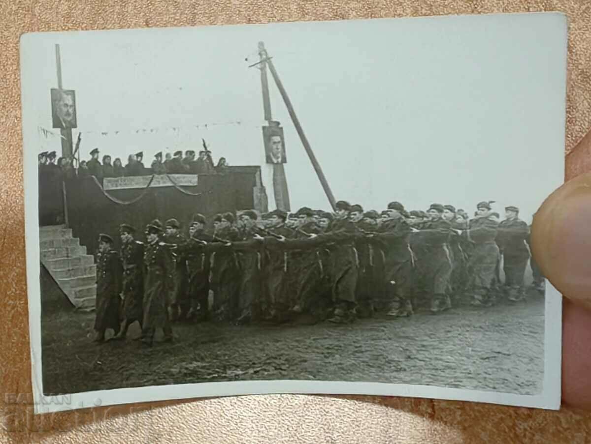 . PARADA PRIMII SOLDAȚILOR SOC FOTOGRAFIE FOTO MILITARĂ CHERVENKOV