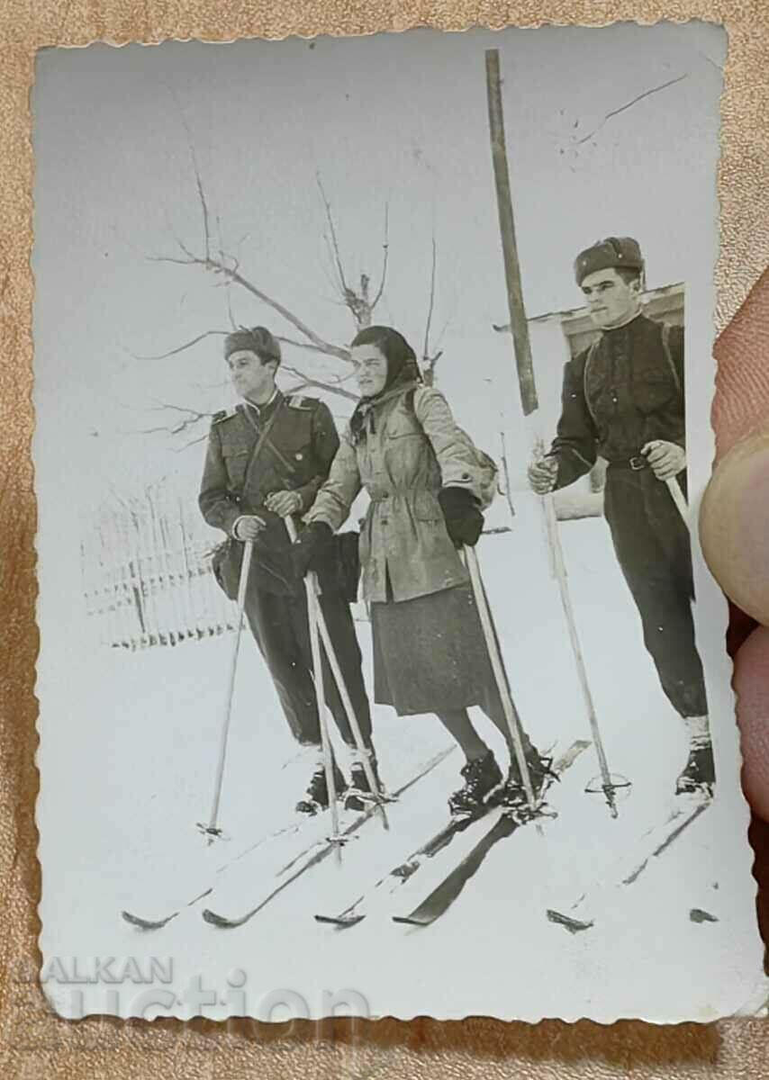 .EARLY SOC SOLDIERS FEMALE SKI INSTRUCTOR MILITARY PHOTO PHOTOGRAPHY