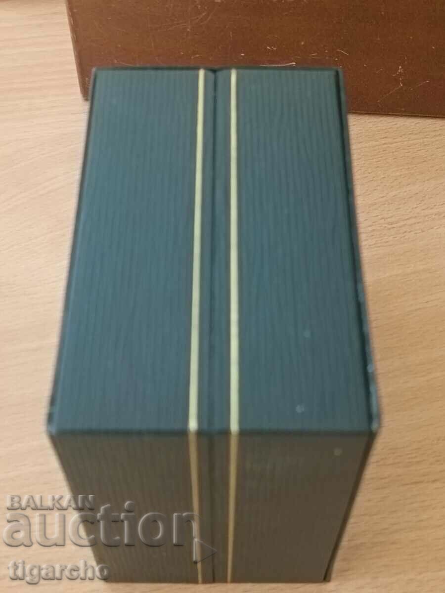 Παράδοση Κουτί ρολογιού JOVIAL Παράδοση Κουτί ρολογιού JOVIAL