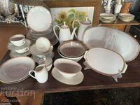 Porcelain dining service with print