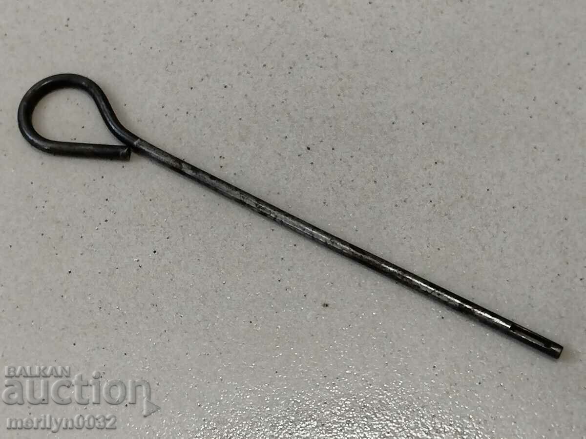 Delivery of Shompul from a German pistol Delivery of Shompul from a German pistol