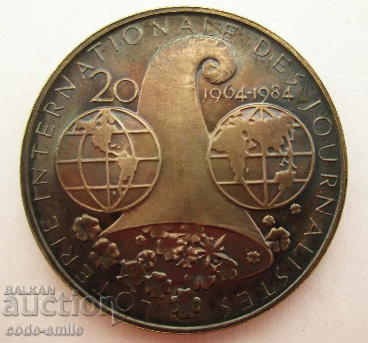 Delivery of Old Journalist Medal Plaque Journalist Award Delivery of Old Journalist Medal Plaque Journalist Award