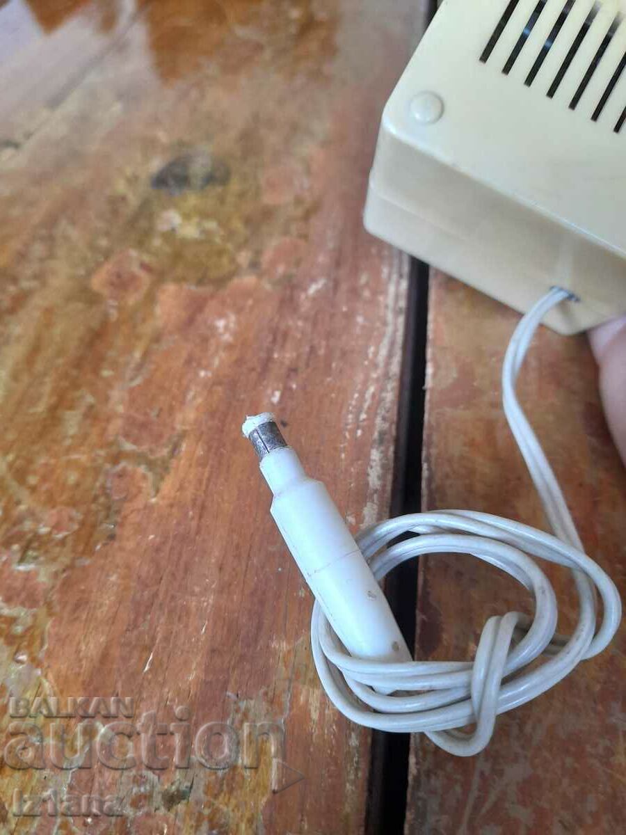 Auction Old stabilized 9V rectifier, power supply Auction Old stabilized 9V rectifier, power supply