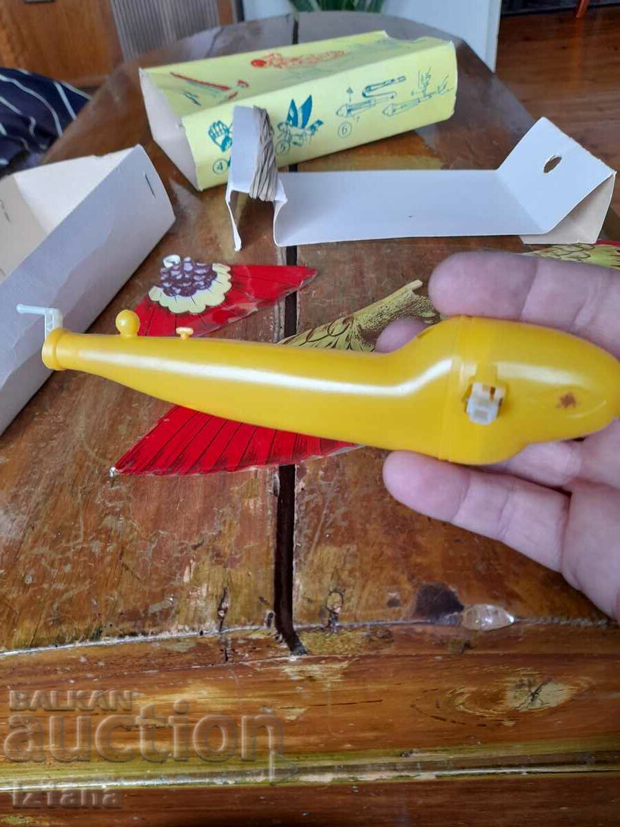 Auction Old Kite Dove Auction Old Kite Dove