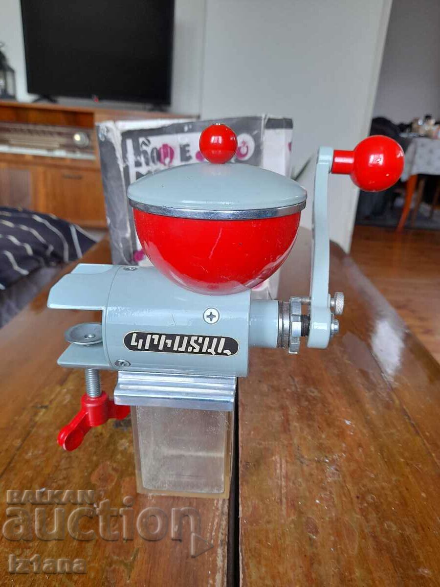 Auction Old coffee grinder, grinder, coffee grinder Auction Old coffee grinder, grinder, coffee grinder